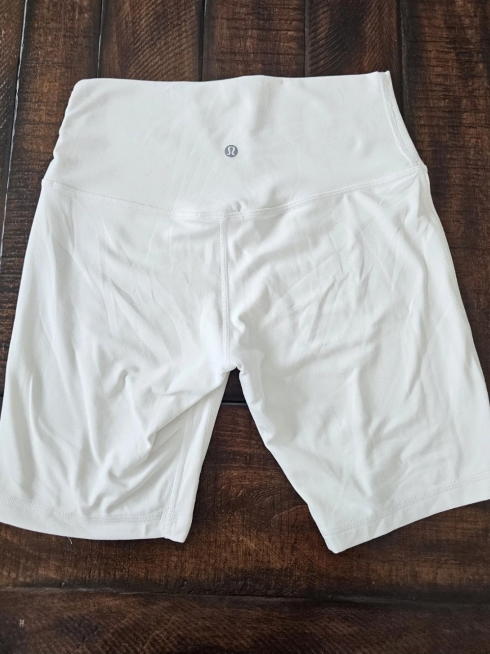 Lululemon Womens Size 8 White High Rise Align 8" Activewear Shorts (Small Stain)